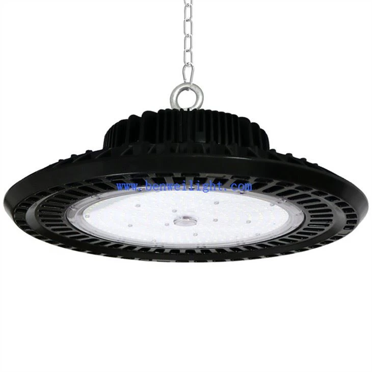Globi luminosi ad alta baia