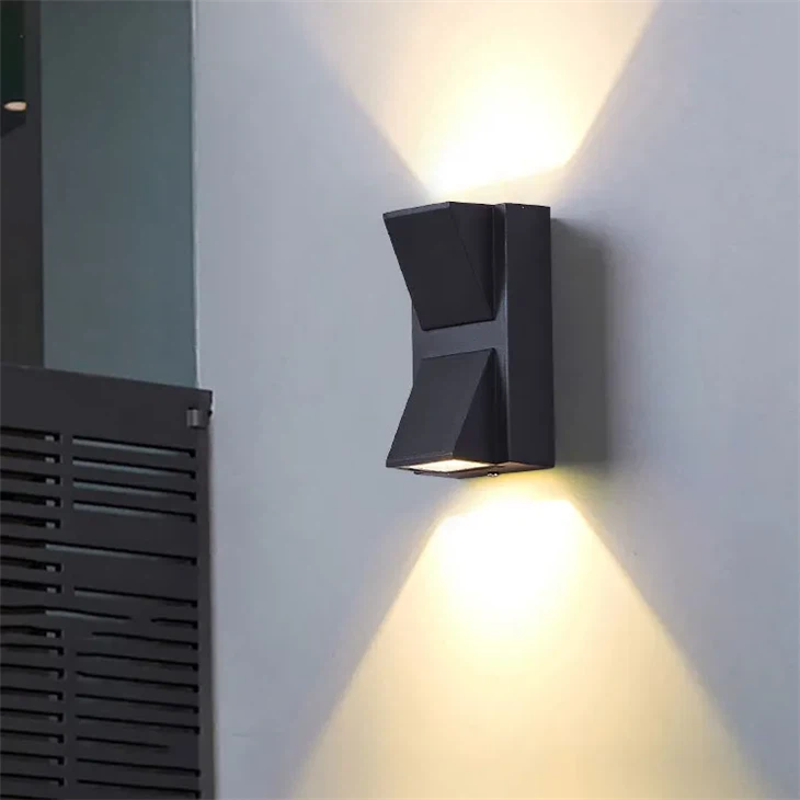 Lampada da parete a LED con decorazione moderna per interni su e giù