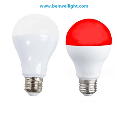 Lampadina LED rossa, 60W equivalenti, attacco A19 E26, per Natale di dicembre.
